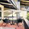 Spacious, 2-Story, Huge Pool, Shared Porch - برينسفيل