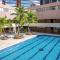 Bright Beach Style Condo Steps to Pool, Hot Tub and Parking - Honolulu
