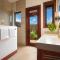 Private Luxury 6-bedroom Villa in Kukuiula, Panoramic Ocean View, Heated infinity pool, SPA, Sleep up to 22 - 科洛阿