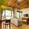 Sakamoto Apartments by XOI Residences at Ba Dinh center of Hanoi - 河内