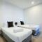 Cozy 2BR Apt Steps from Southern Cross City Views