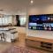 Luxurious Large open plan family home - walk to Addenbrookes - Cambridge Homehost - CBG