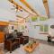 Bear Cub Cottage in Big Bear w/ HotTub & Firepit - مدينة بيغ بير