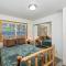 Bear Cub Cottage in Big Bear w/ HotTub & Firepit - مدينة بيغ بير
