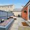 Blue Garden Retreat by Fortuna Property - Cheltenham