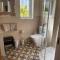 No 4 suite