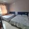 Casa com 2 Camas Queen e 1 King em Quartos Climatizados - 里约热内卢