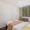 Cozy 2-Bedroom Guest Suite surrounded by garden near Lake with Free parking and Wi-Fi