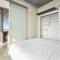 Executive Sky LUX - 2 BD 2BA Views Pool Patio & Gym