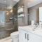 Executive Sky LUX - 2 BD 2BA Views Pool Patio & Gym