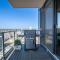 Executive Sky LUX - 2 BD 2BA Views Pool Patio & Gym