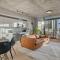 Miso 2 BD - Skyline View Patio Gym Pool & AC - Calgary