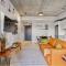 Miso 2 BD - Skyline View Patio Gym Pool & AC - Calgary