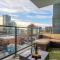 Miso 2 BD - Skyline View Patio Gym Pool & AC - Calgary