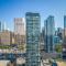 Miso 2 BD - Skyline View Patio Gym Pool & AC - Calgary