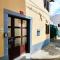 Cozy Corner Studio with Kitchen& Private Bath - Capodistria