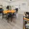 Main St New with AC Monthly stays Charming Cottage KING BED - Philomath