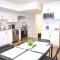 Centrally Located Modern Suite - Норт-Ванкувер