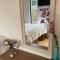 5 minutes from Goodwood self-contained Log Cabin - Westhampnett