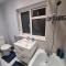 Cheerful 4/5 bed house - Heathrow