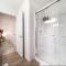 Chiccityescape3BDRM King - Stony Plain