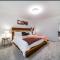 Chiccityescape3BDRM King - Stony Plain