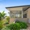 Luxury 2-Bed with Ocean Views and Garden - Collaroy