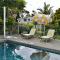 Stanmore Bay lush garden with pool, close to beach - 旺阿帕劳阿