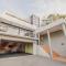 Adventure & Relaxation Cozy 3BR Stay with Games & Scenic Views - 基督城