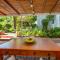 Beautiful country house set in lush garden - 惠灵顿