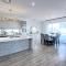 Lotus Grand Home in Mango Hill Sleeps 8