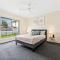 Urban Escape Spacious Home in Rothwell Sleeps 8 - Deception Bay