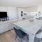 Seafront apartment with spectacular views