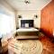 Spacious 2-bed, 2-bath villa with garden and parking