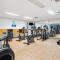Ultima Escapes - Glenelg Beachfront Bliss - Direct Beach Access, Pool, Gym, Free Parking, Wi-Fi