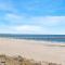 Ultima Escapes - Glenelg Beachfront Bliss - Direct Beach Access, Pool, Gym, Free Parking, Wi-Fi