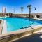 Ocean Breeze West 504 Gulf Dreams and Palm Trees - بينساكولا