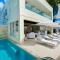 Solaris Beach House - Beachfront Property, St James - سانت جيمس