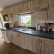 Static Stays at Lyons Robin Hood - Private Caravans with PS5 and WiFi - Meliden