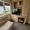Static Stays at Lyons Robin Hood - Private Caravans with PS5 and WiFi - Meliden