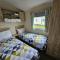 Static Stays at Lyons Robin Hood - Private Caravans with PS5 and WiFi - Meliden