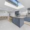 Large 4BR Leicester House, Modern, Sleeps 10, M1&M69, Garden, Fast WiFi, Free Secure Parking, Long Stay & Contractors Welcome - 莱斯特