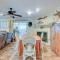 Pet-Friendly Freeport Home - 2 Mi to Beach! - Destin