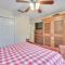 Pet-Friendly Freeport Home - 2 Mi to Beach! - Destin