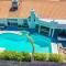 Gorgeous Escape with a Pool in Fabulous Las Vegas - لاس فيغاس