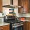 Spacious Retreat w Large Kitchen & Outdoor Patio - Пасадена