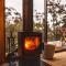 Off-Grid Cabin Surrounded by Nature - Emillie