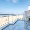 Nice apartment with suberb Sea Views