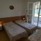 Comfy apartment with patio and private fenced and furnished garden - 利尼亚诺萨比亚多罗