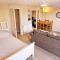 Cosy annexe sleeps 4
